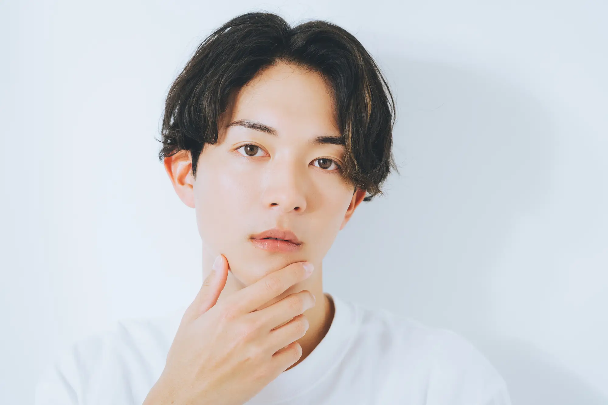 ヒゲを気にする男性